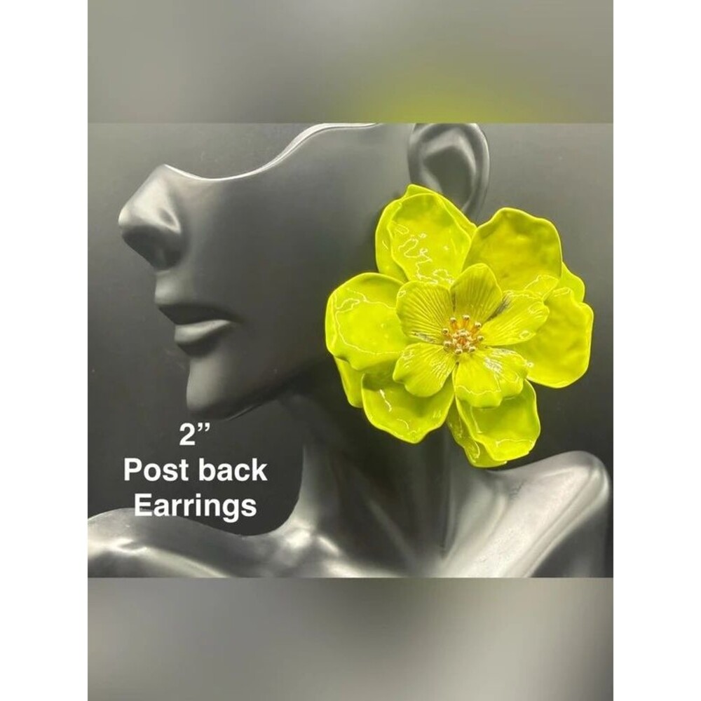 E40. Lime Green Flower Earrings